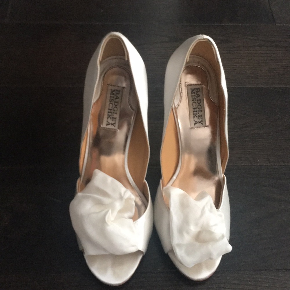 Badgley Mischka White Sandals